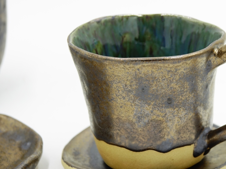 detal faktury kubka ceramicznego handmade GLAD Dessimo