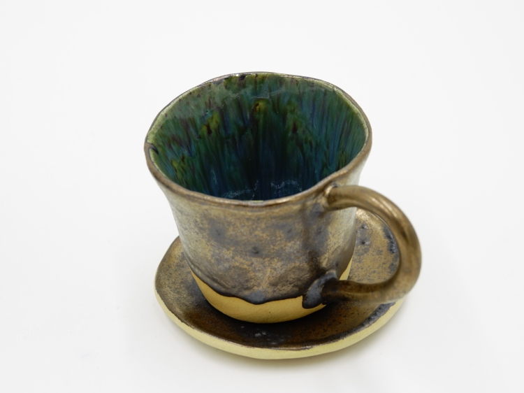 kubek ceramiczny handmade GLAD Dessimo ujęcie frontalne