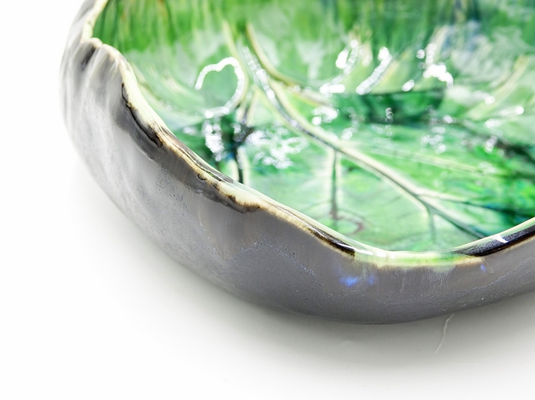 zielona miska ceramiczna do serwowania